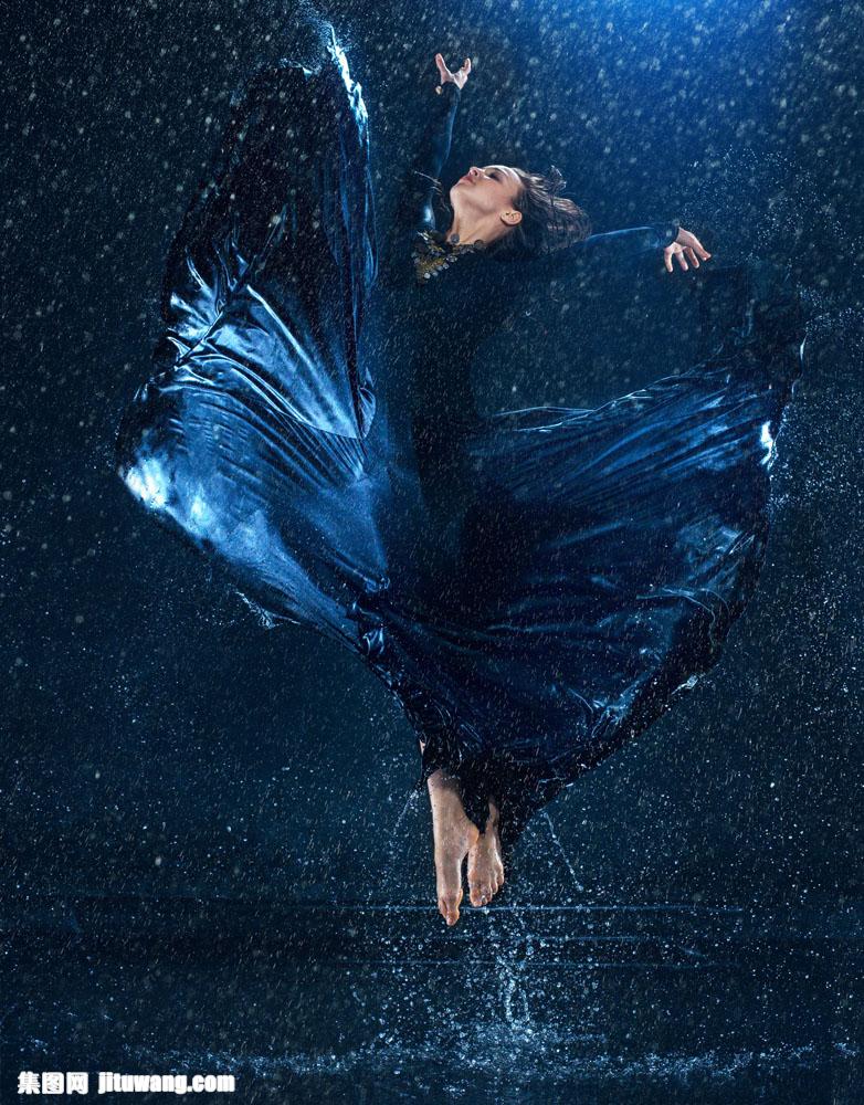 集图网 图片素材 女性女人 雨中跳舞的欧美女性  收藏 关键词:雨中