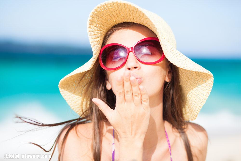 作飞吻的草帽美女 图片素材下载-珠宝服饰-生活百科-图片素材 - 集图网 www.jituwang.com