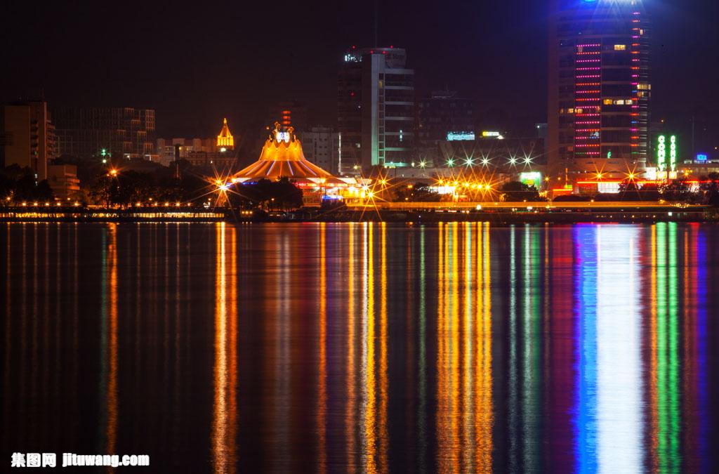 霓虹灯城市夜景