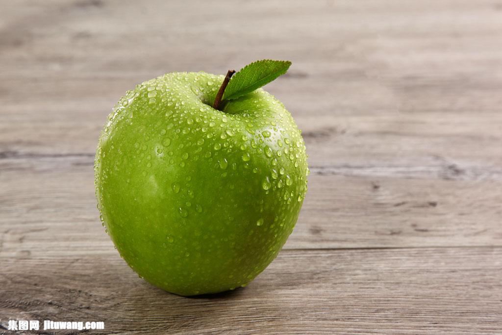 一个绿苹果图片