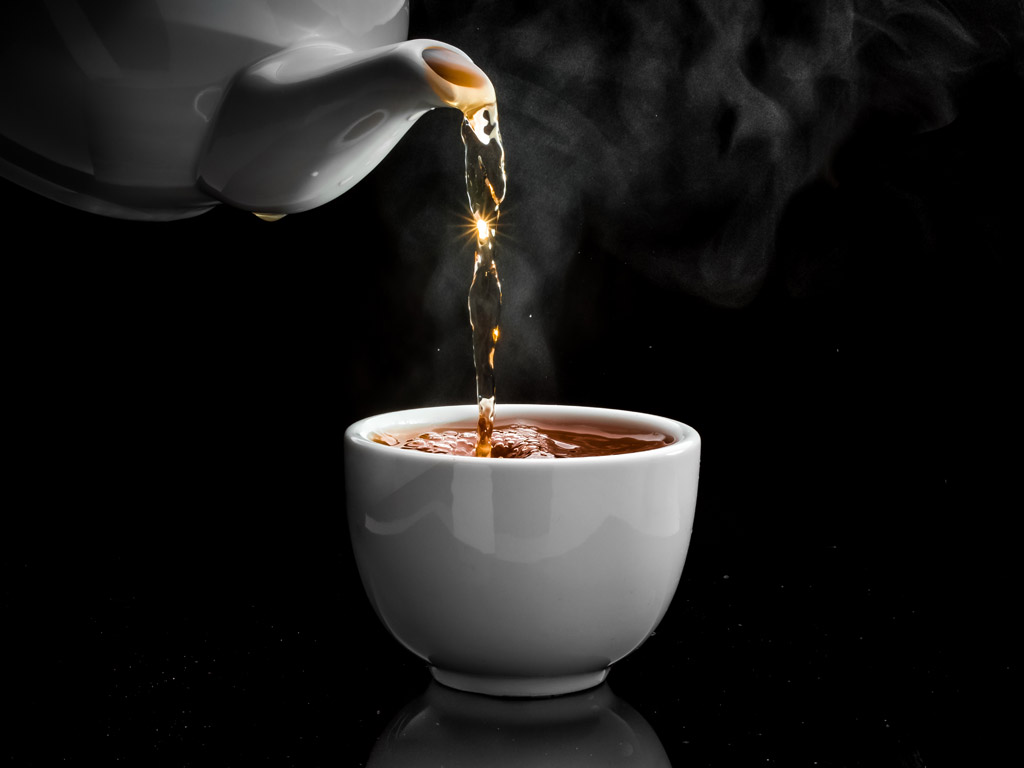 收藏 关键词:刚倒出的热茶图片下载,热水,茶水,热气,饮料,茶杯,茶壶