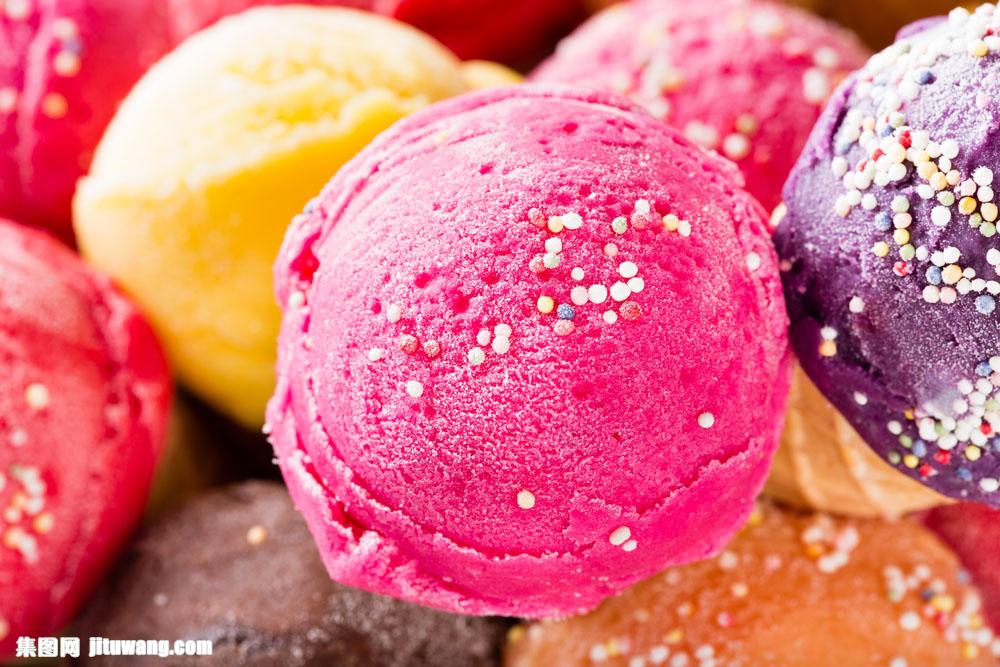 彩虹冰淇淋球海报图片