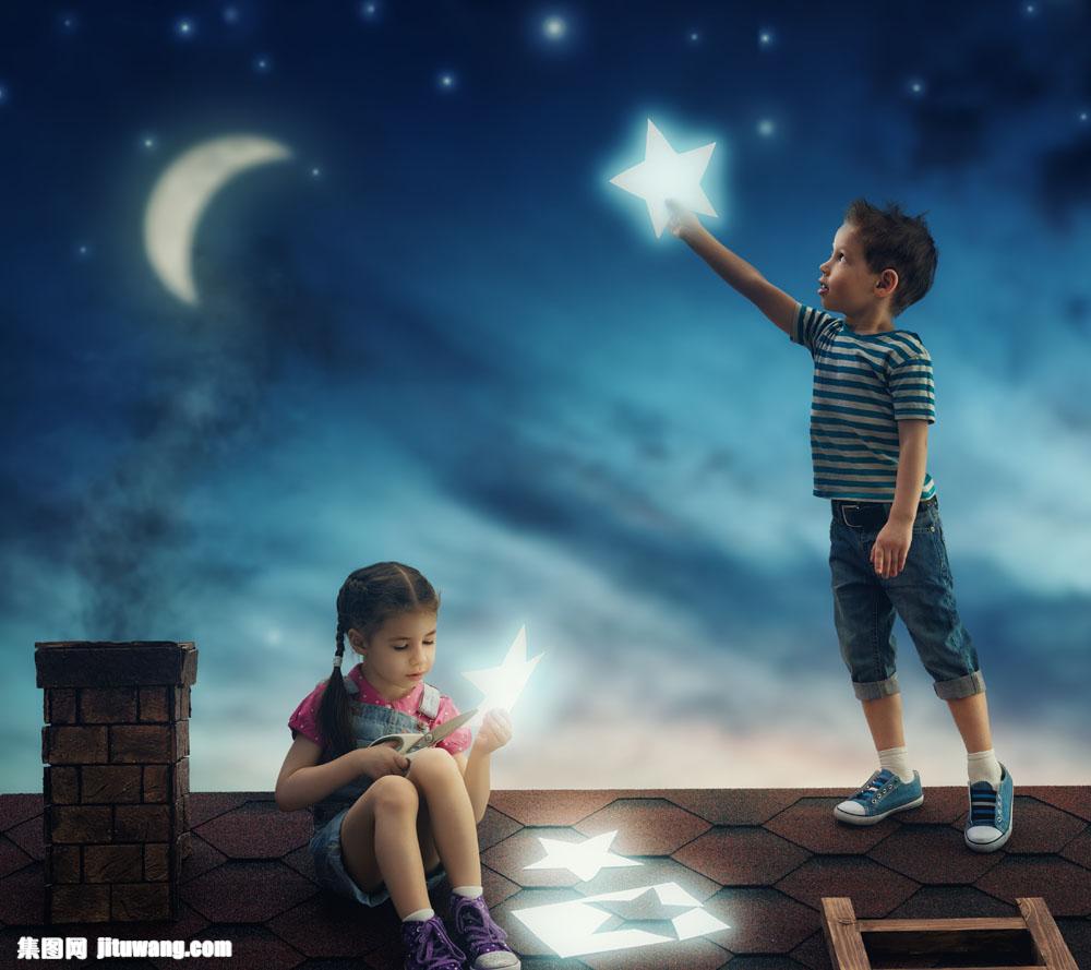 月亮,星星,夜晚,梯子,屋顶,孩子,烟囱,儿童,男孩,女孩,外国人物,儿童