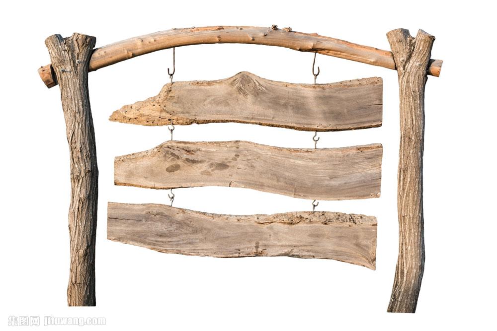 木头上的指示牌图片