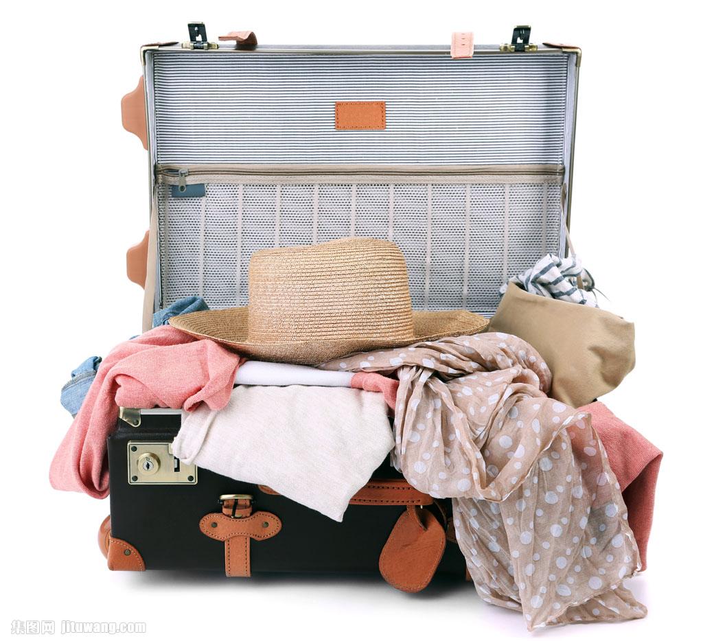 箱子里的帽子与衣服图片