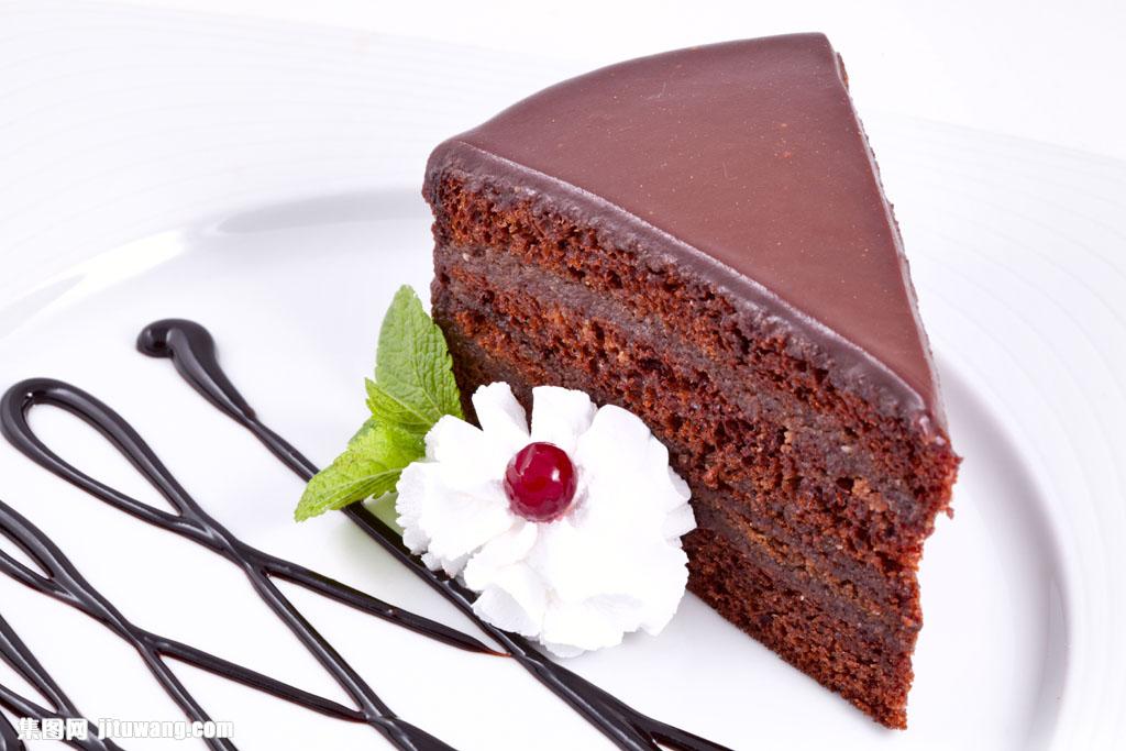 花朵和三角形蛋糕图片