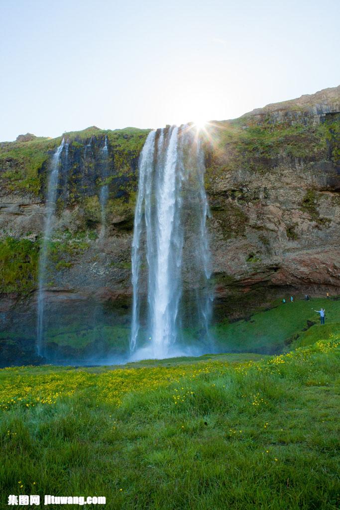 草地流水瀑布 图片素材下载-自然风景-自然景观-图片素材 - 集图网