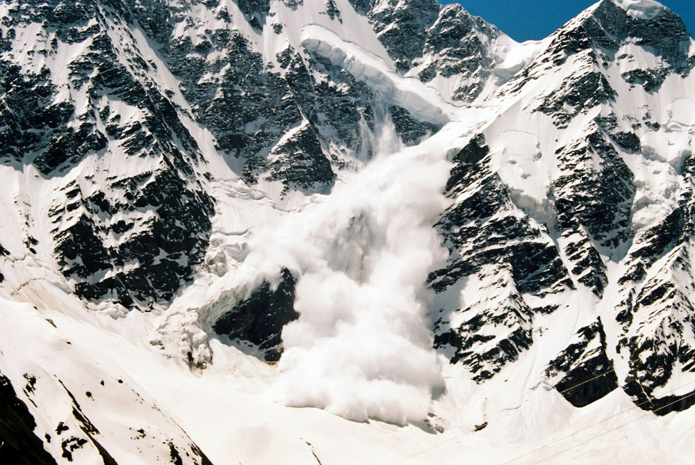 阿尔卑斯山雪崩图片