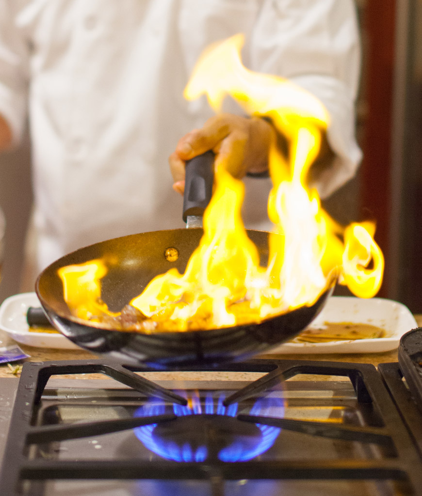 厨师的精湛技艺图片