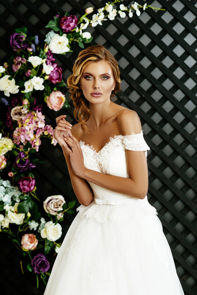 露肩婚纱模特美女图片素材下载(图片id:905918)_-女性女人-图片素材