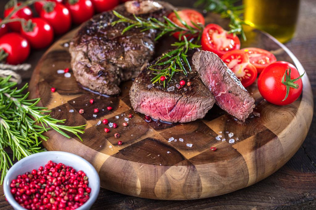 西红柿烤牛排图片