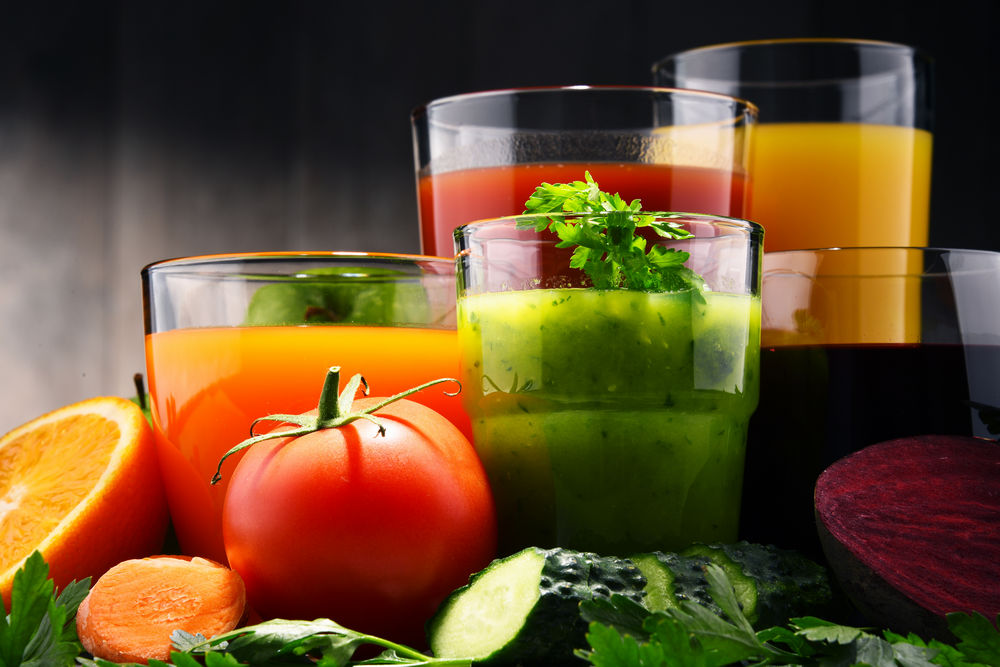 Cocktails_and_vitamin_drinks_from_fresh_fruit_and_vegetables