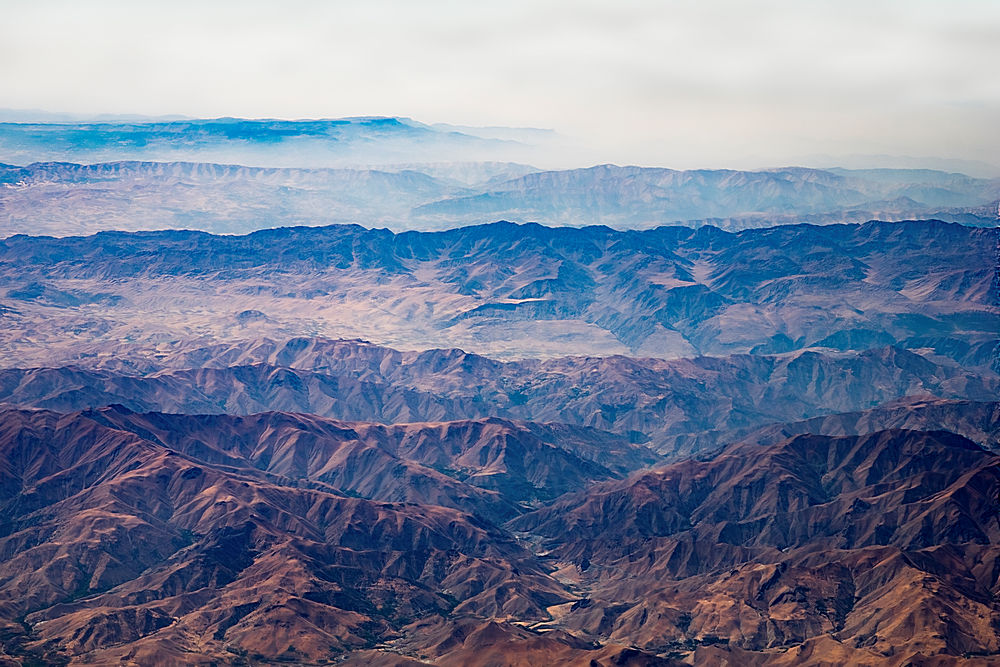 连绵不断的山脉